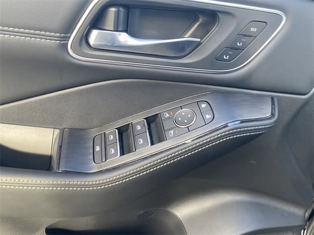 2025 Nissan Rogue Platinum 22