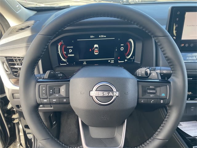 2025 Nissan Rogue Platinum 11