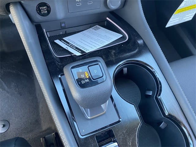 2025 Nissan Rogue Platinum 12