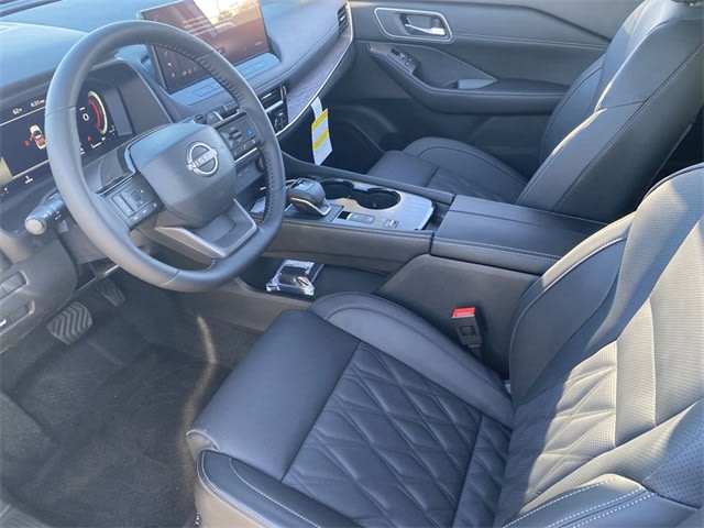 2025 Nissan Rogue Platinum 8