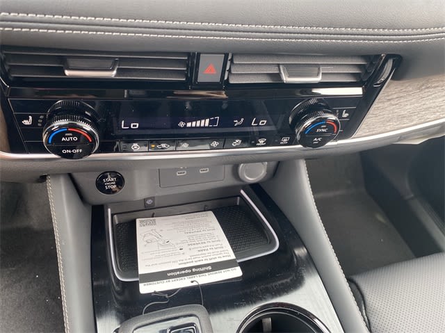 2025 Nissan Rogue Platinum 25