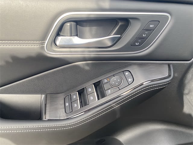 2025 Nissan Rogue Platinum 22