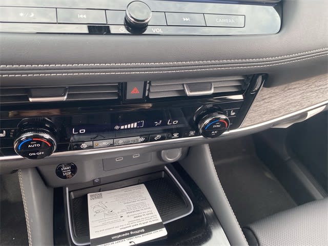 2025 Nissan Rogue Platinum 24
