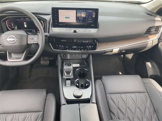 2025 Nissan Rogue Platinum 2