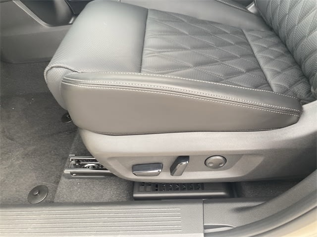 2025 Nissan Rogue Platinum 21