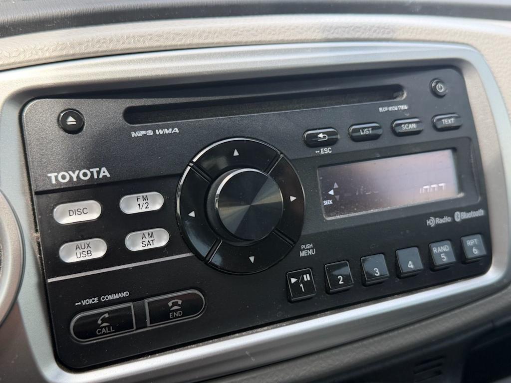 Thumbnail: 2014 Toyota Yaris - 18