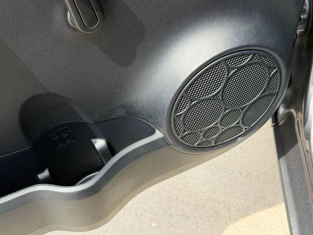 Thumbnail: 2014 Toyota Yaris - 15