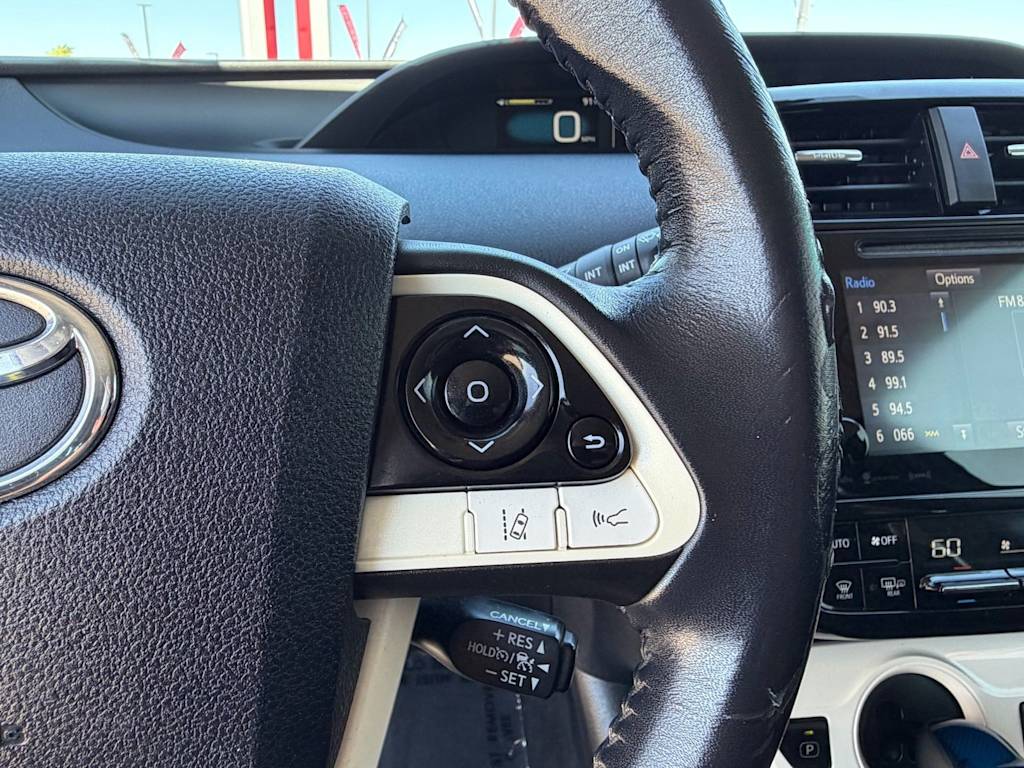 Thumbnail: 2018 Toyota Prius - 17