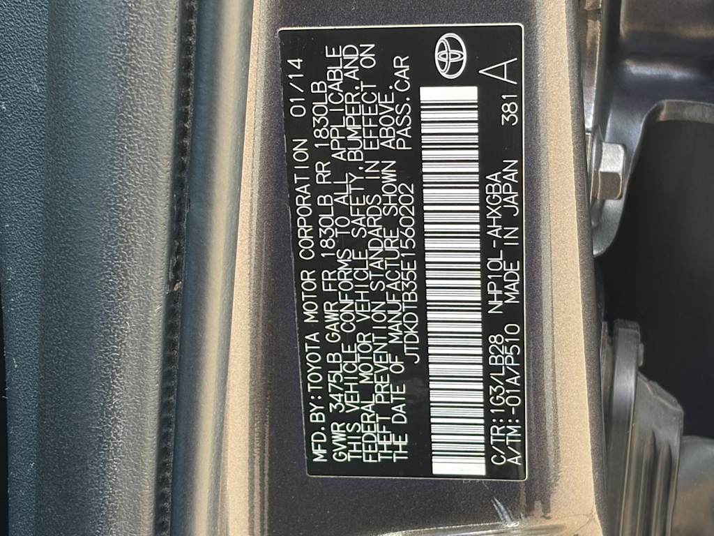 Thumbnail: 2014 Toyota Prius c - 33