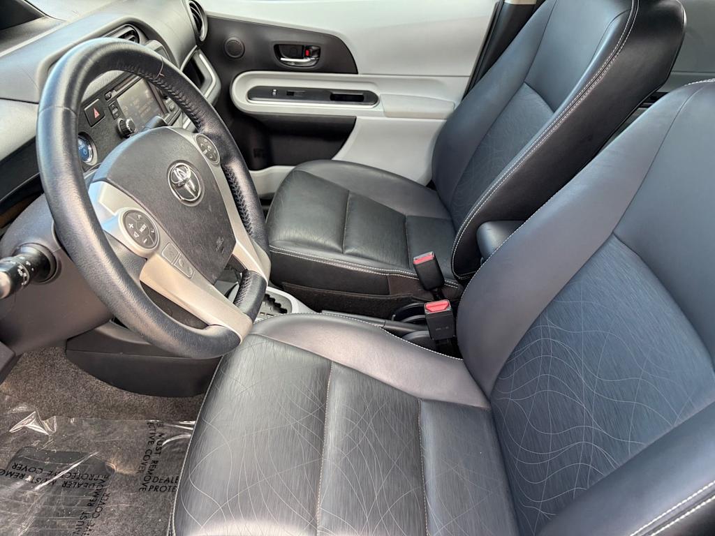 Thumbnail: 2014 Toyota Prius c - 11