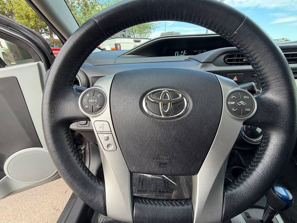 Thumbnail: 2014 Toyota Prius c - 9