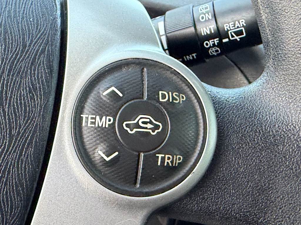 Thumbnail: 2013 Toyota Prius - 22