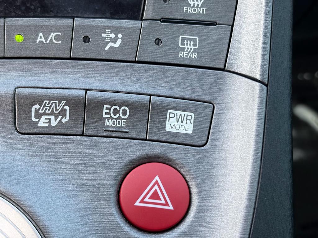Thumbnail: 2013 Toyota Prius - 28