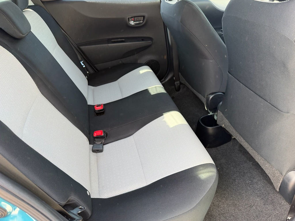 Thumbnail: 2012 Toyota Yaris - 11