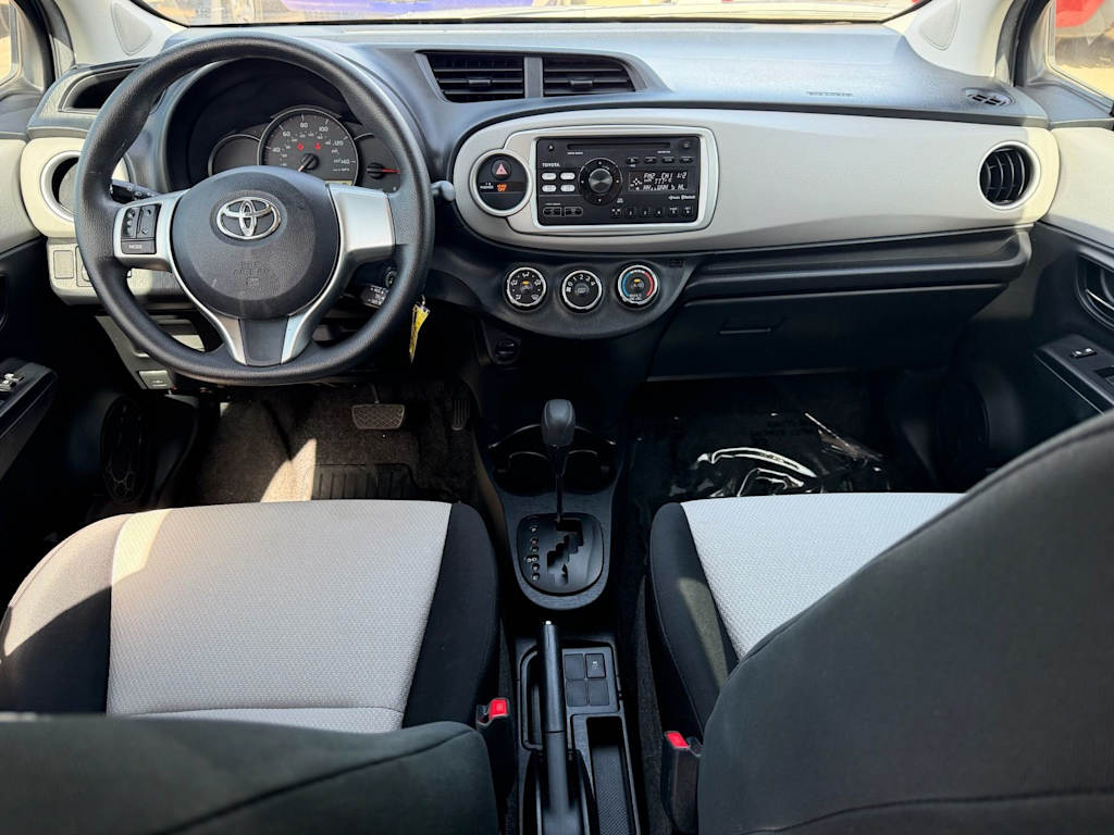 Thumbnail: 2012 Toyota Yaris - 8