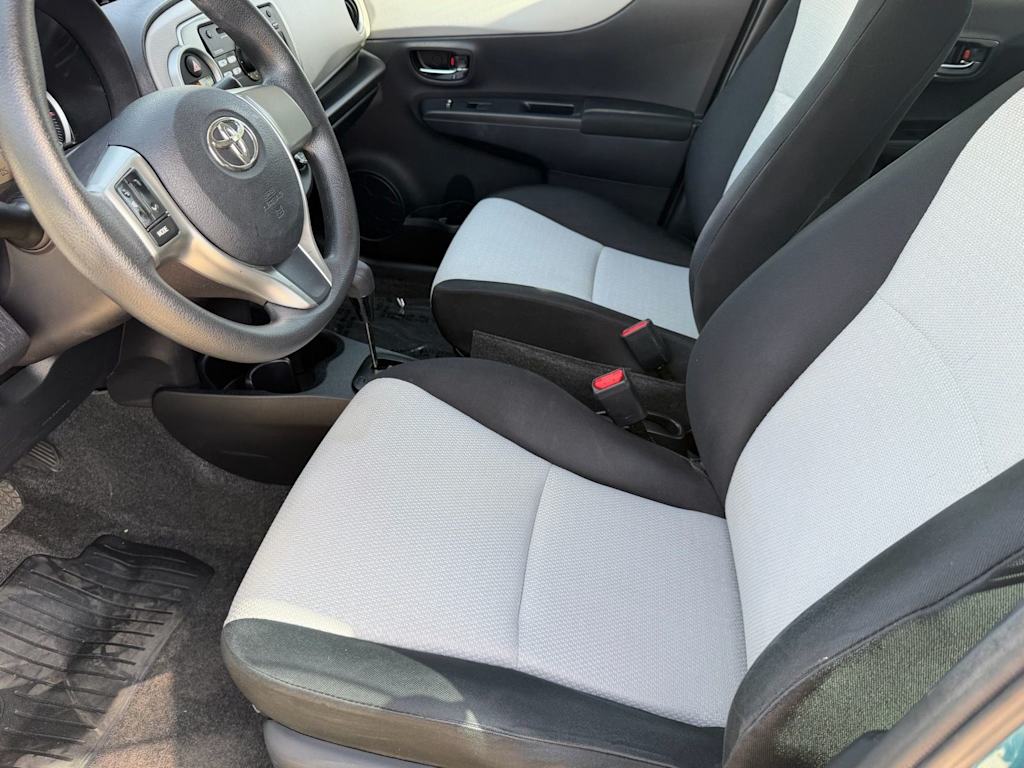 Thumbnail: 2012 Toyota Yaris - 23