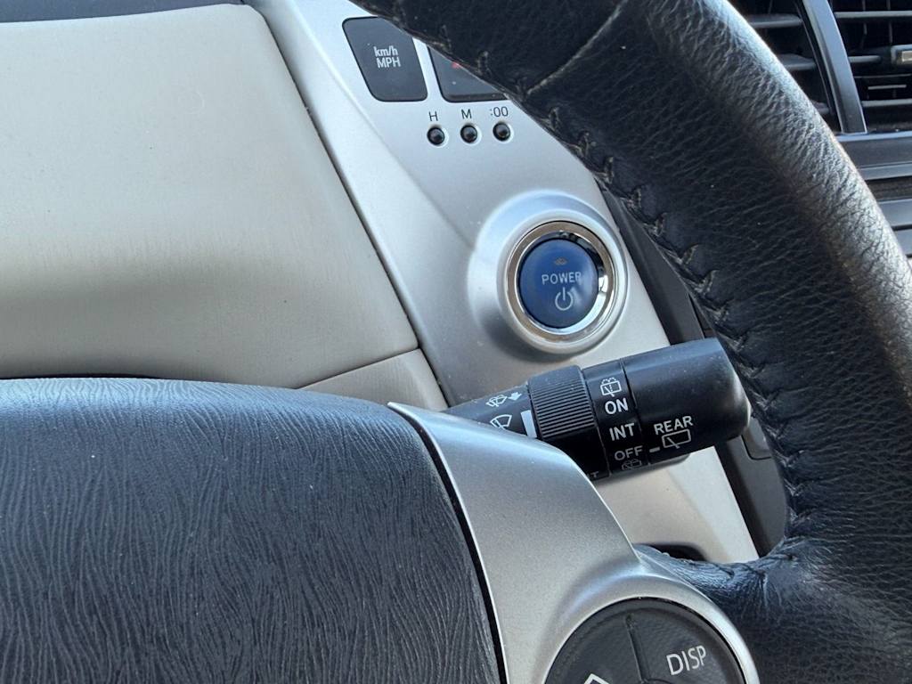 Thumbnail: 2014 Toyota Prius v - 22