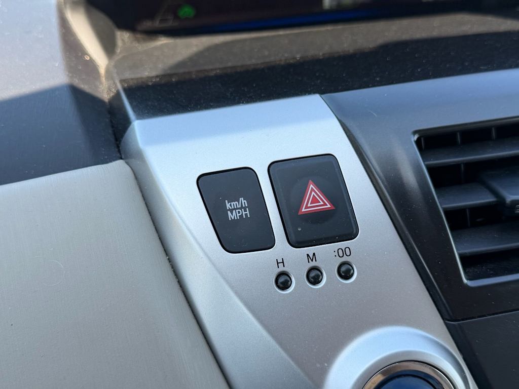 Thumbnail: 2014 Toyota Prius v - 12
