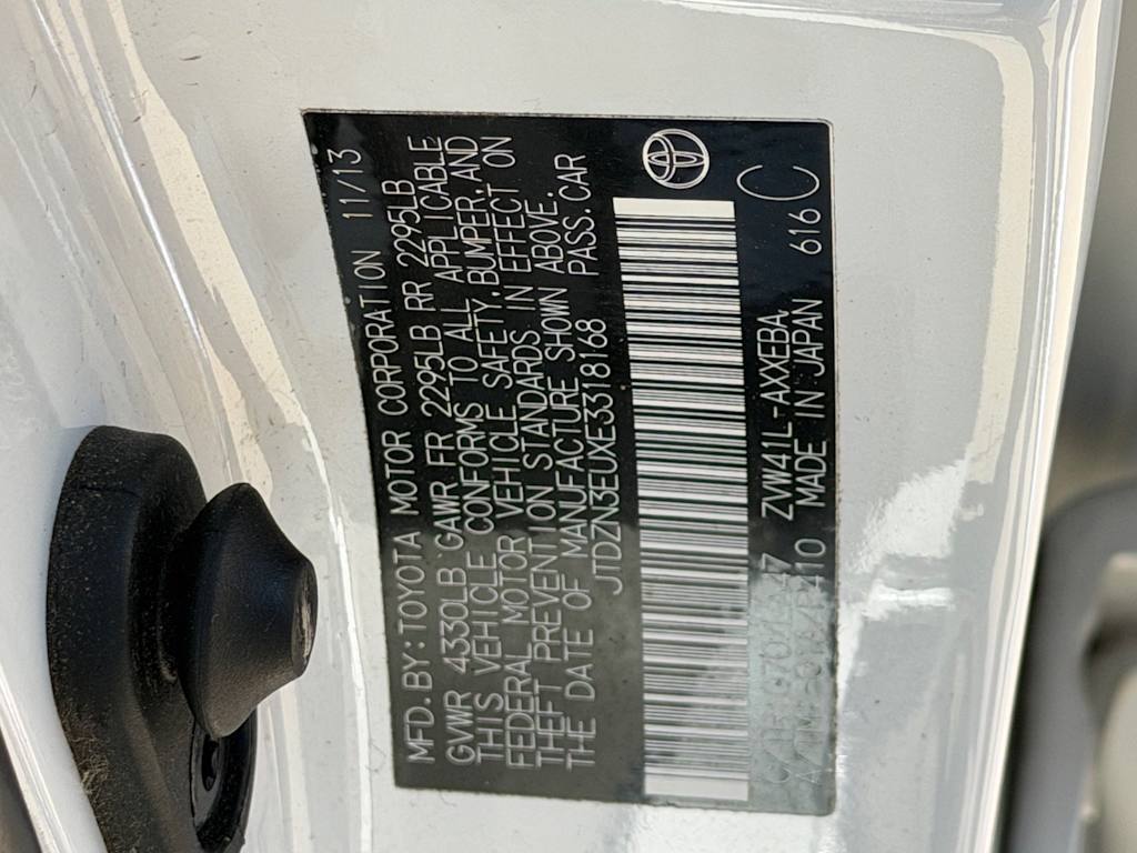 Thumbnail: 2014 Toyota Prius v - 10