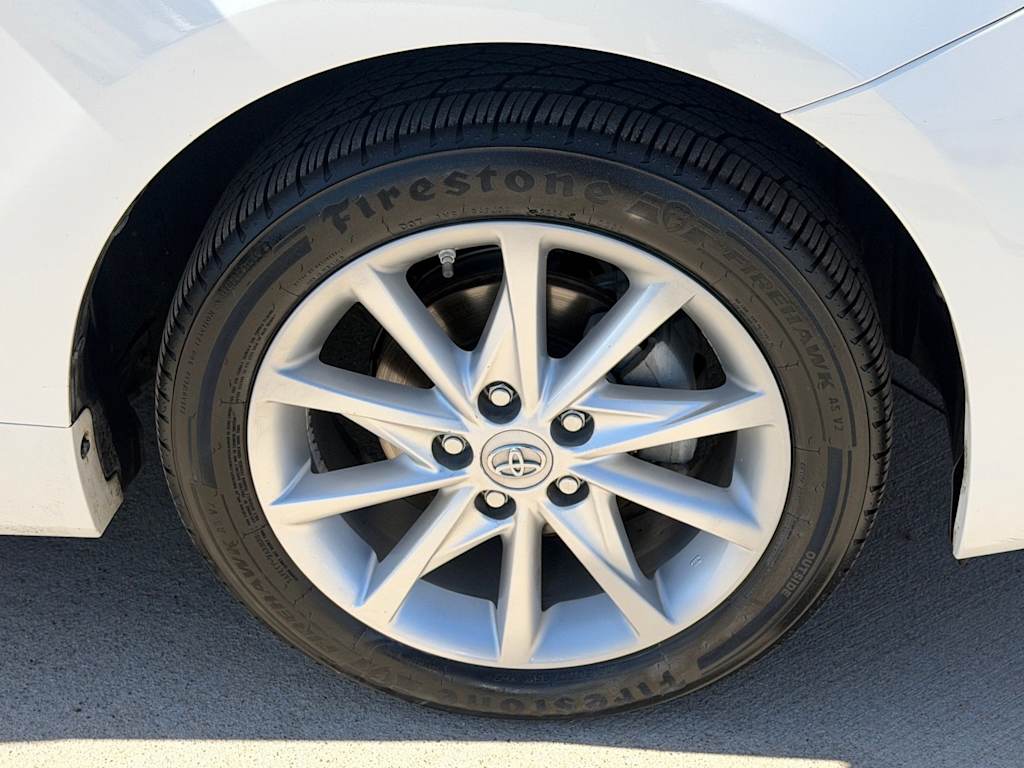 Thumbnail: 2014 Toyota Prius v - 5
