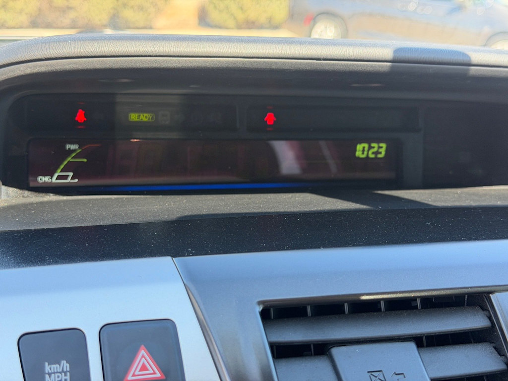 Thumbnail: 2014 Toyota Prius v - 27