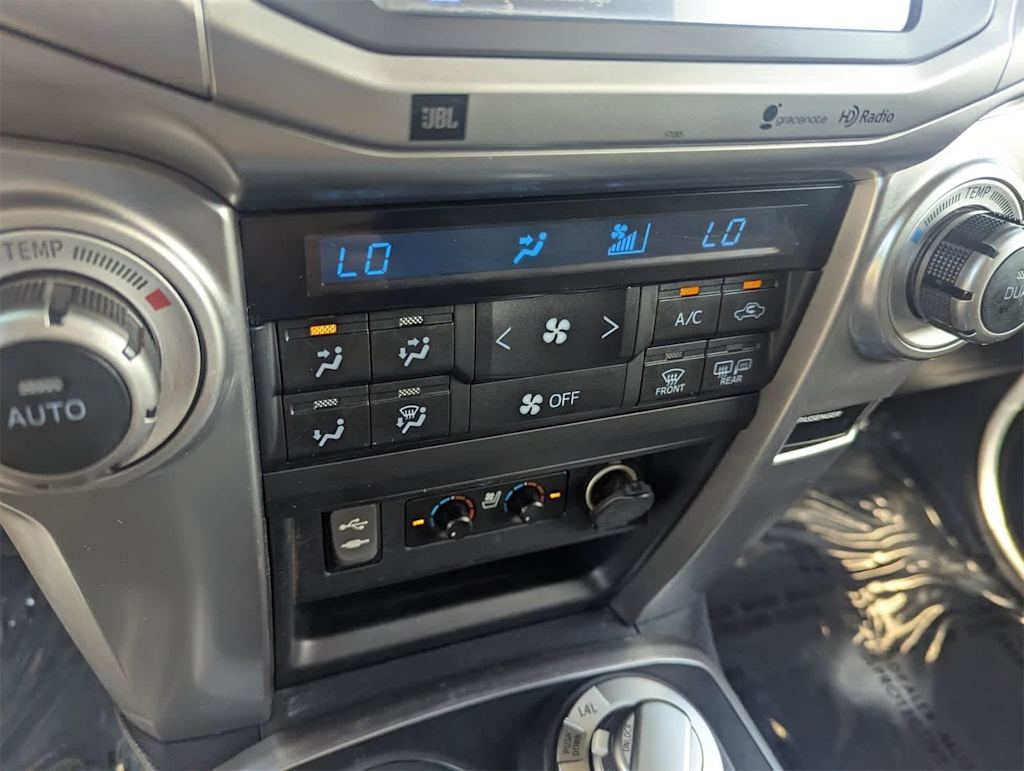 Thumbnail: 2015 Toyota 4Runner - 33