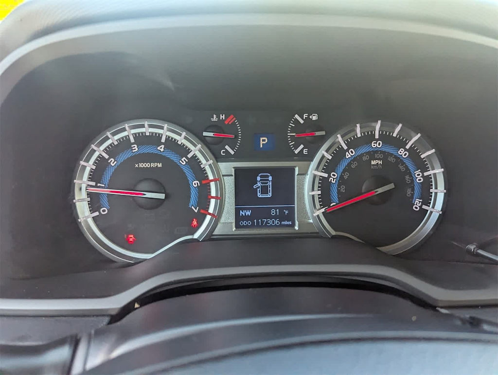 Thumbnail: 2015 Toyota 4Runner - 16