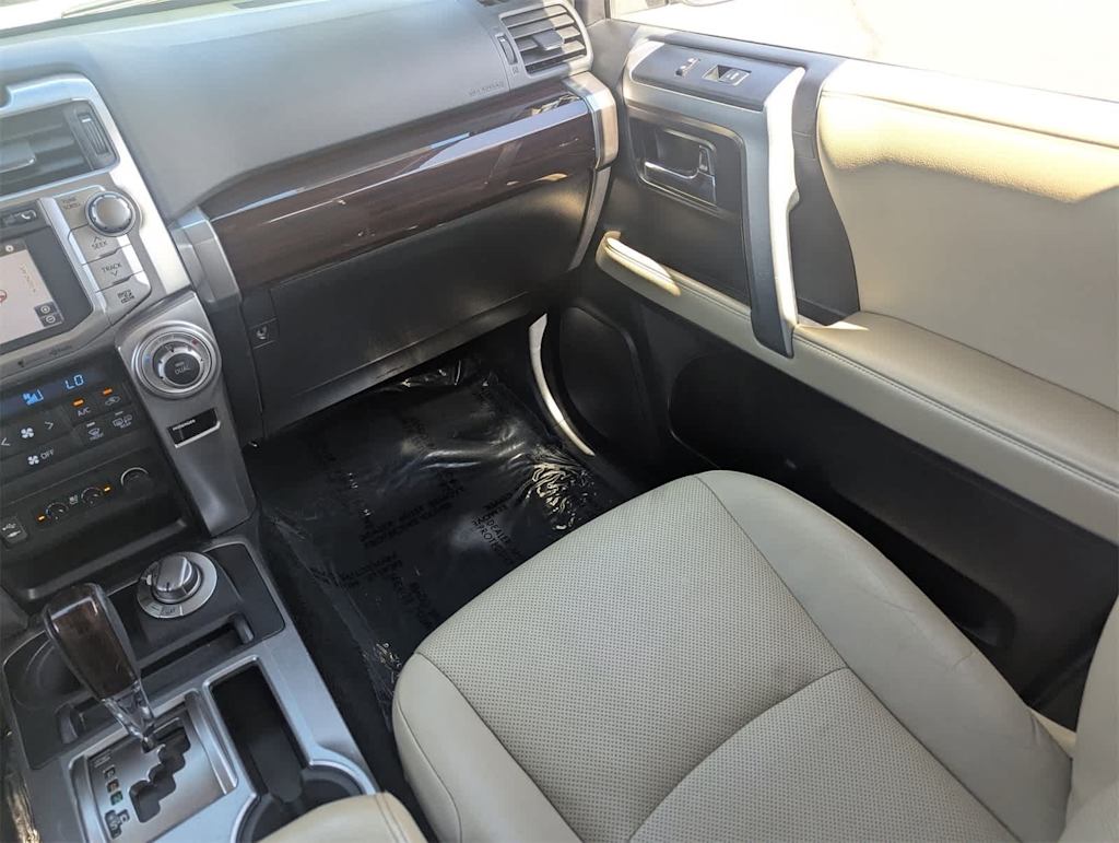 Thumbnail: 2015 Toyota 4Runner - 13