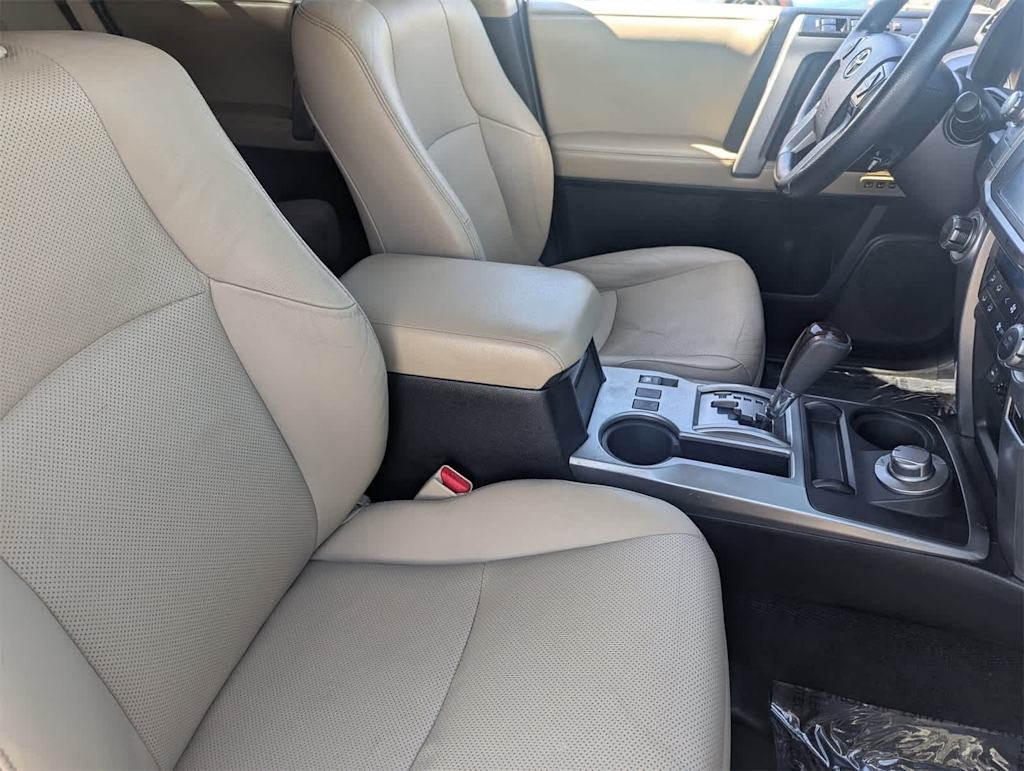 Thumbnail: 2015 Toyota 4Runner - 10