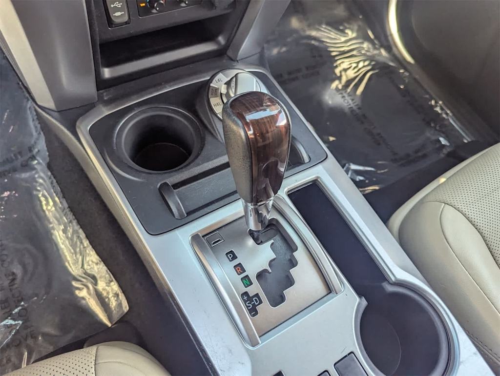 Thumbnail: 2015 Toyota 4Runner - 15