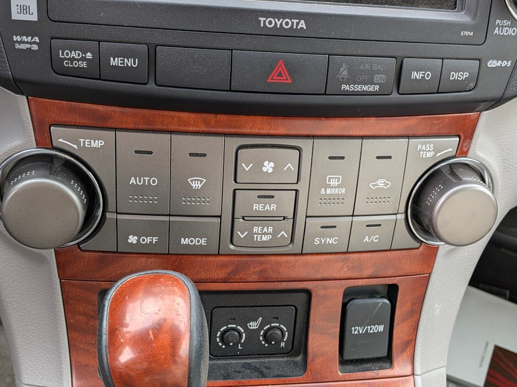 Thumbnail: 2010 Toyota Highlander - 13
