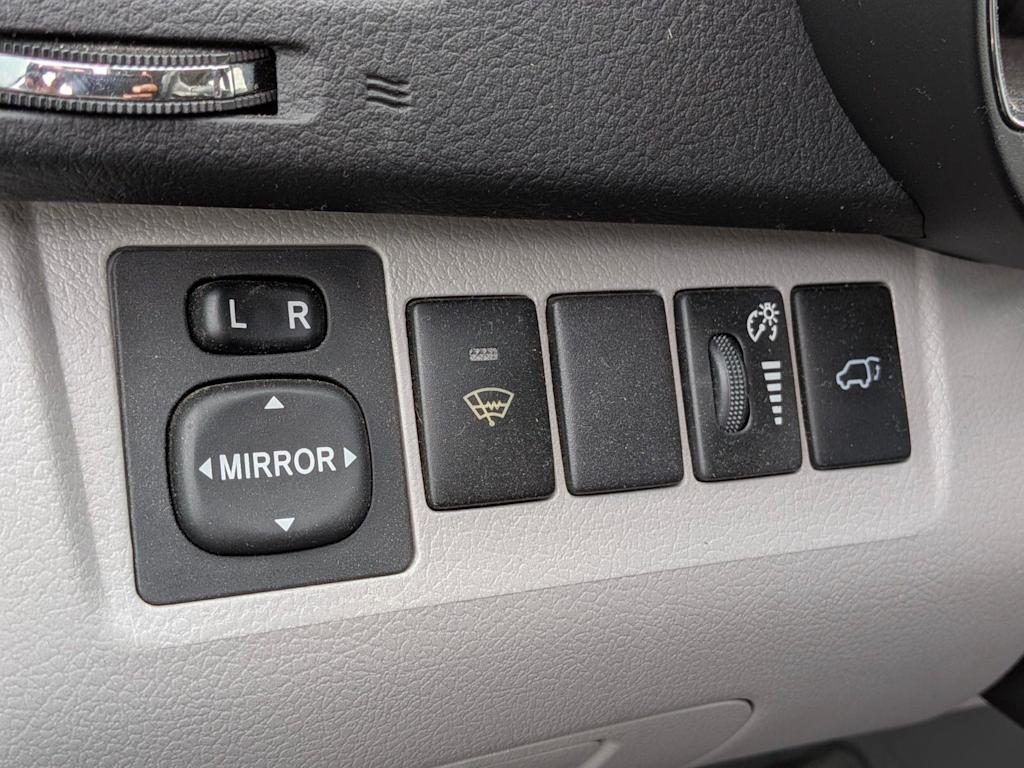 Thumbnail: 2010 Toyota Highlander - 18