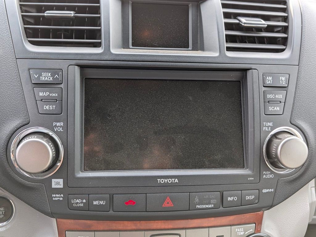Thumbnail: 2010 Toyota Highlander - 6