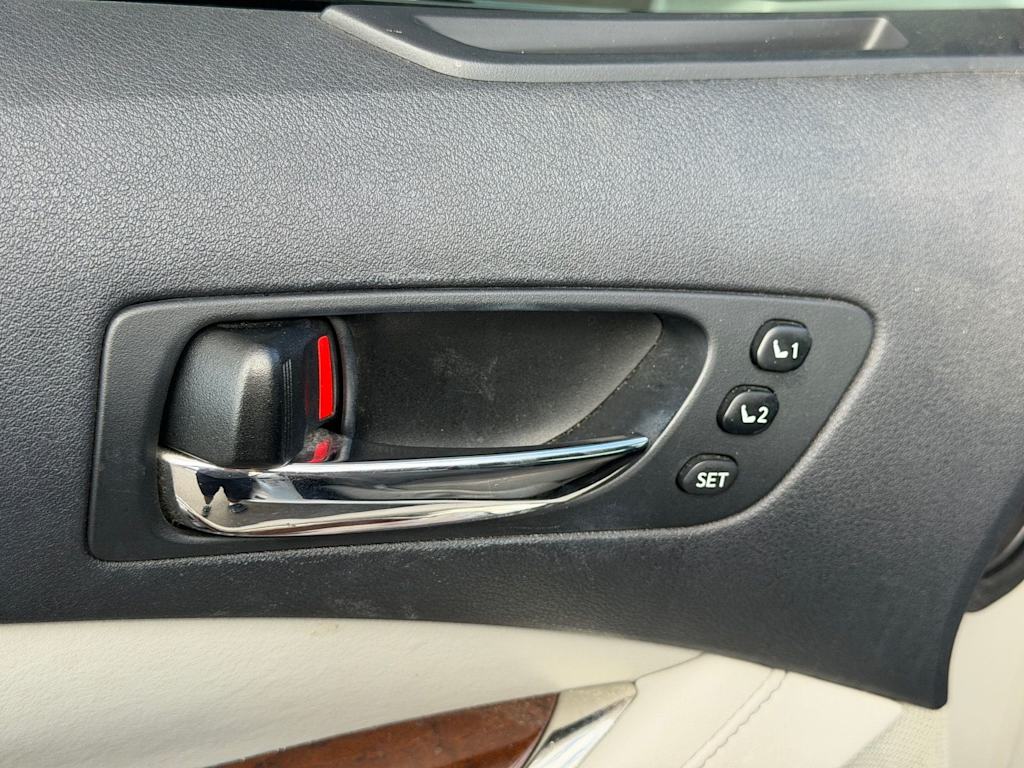 Thumbnail: 2010 Lexus ES - 15