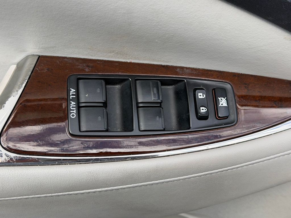Thumbnail: 2010 Lexus ES - 14