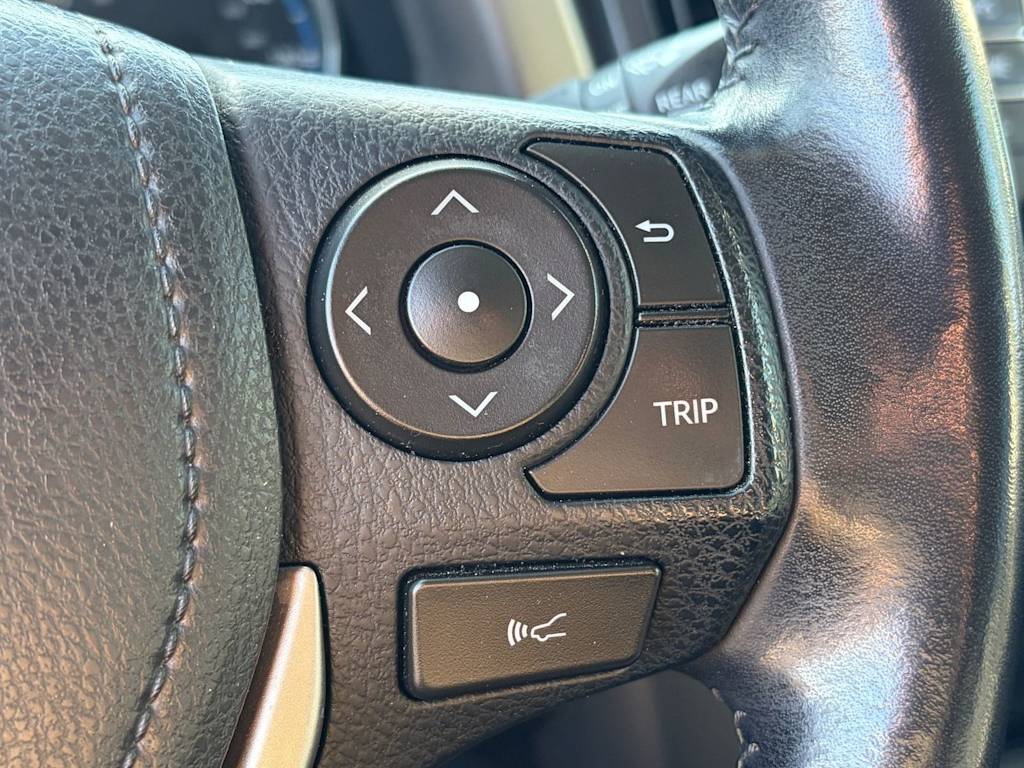 Thumbnail: 2016 Toyota RAV4 - 16