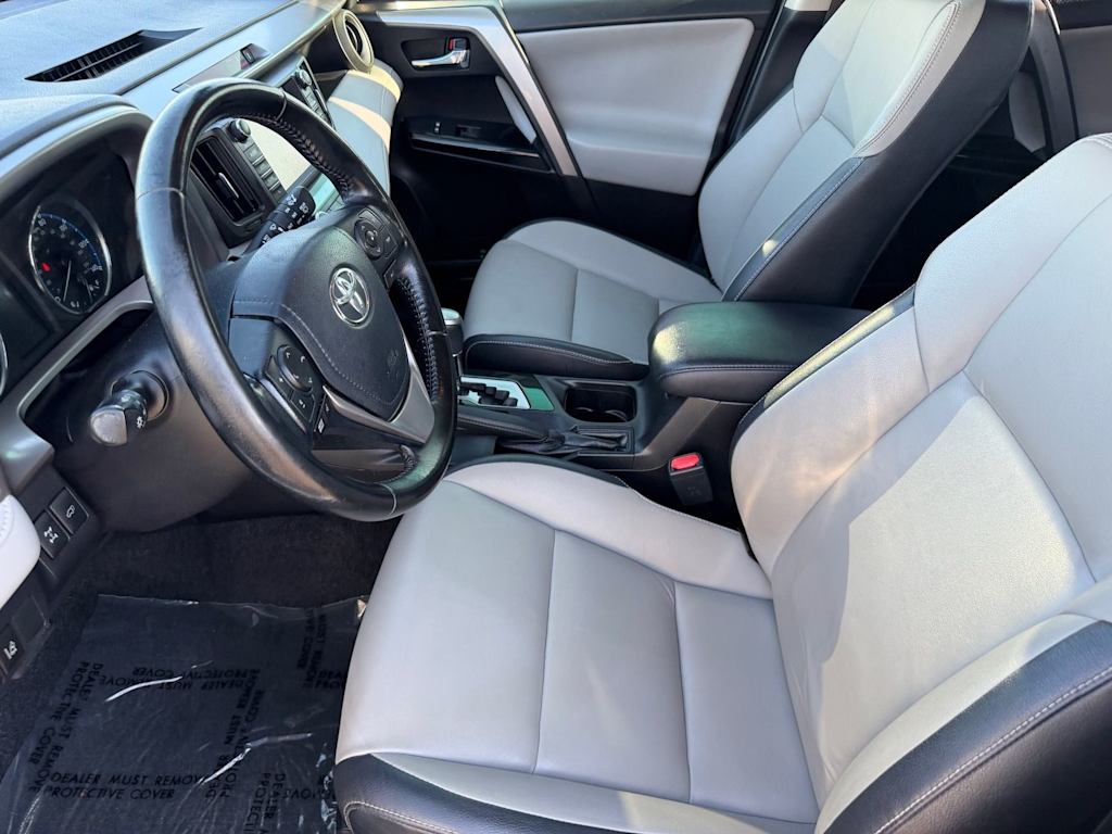 Thumbnail: 2018 Toyota RAV4 - 11