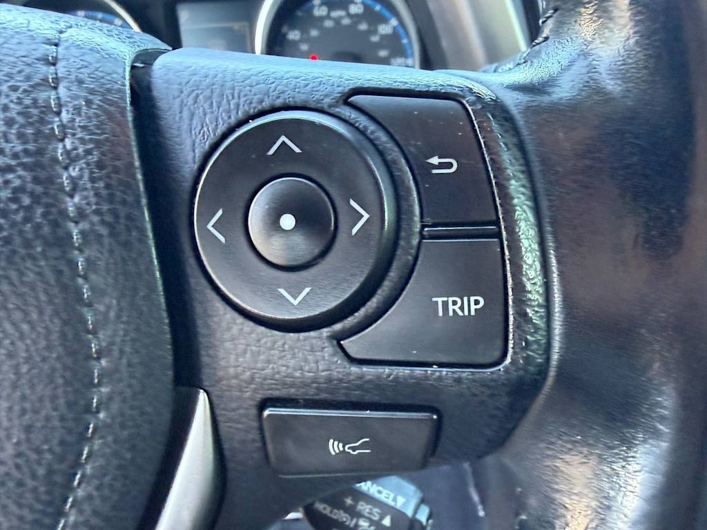 Thumbnail: 2018 Toyota RAV4 - 26