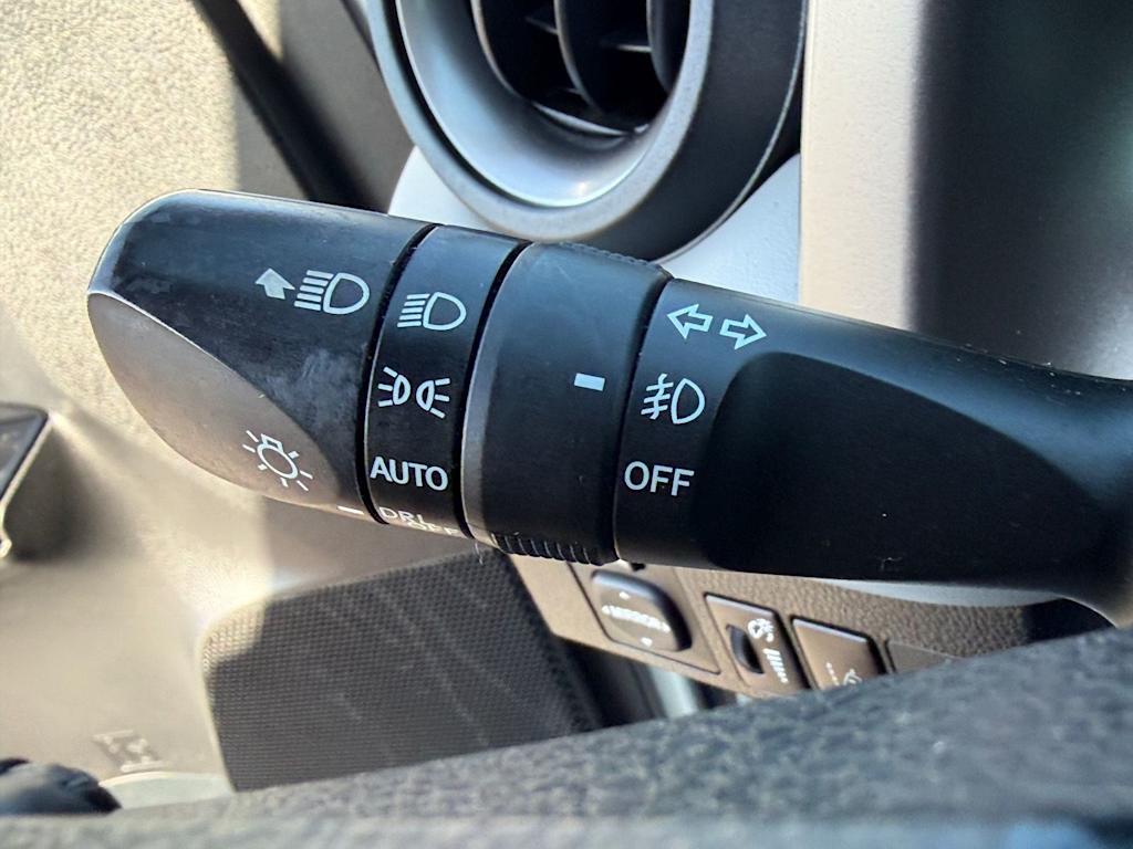 Thumbnail: 2018 Toyota RAV4 - 16