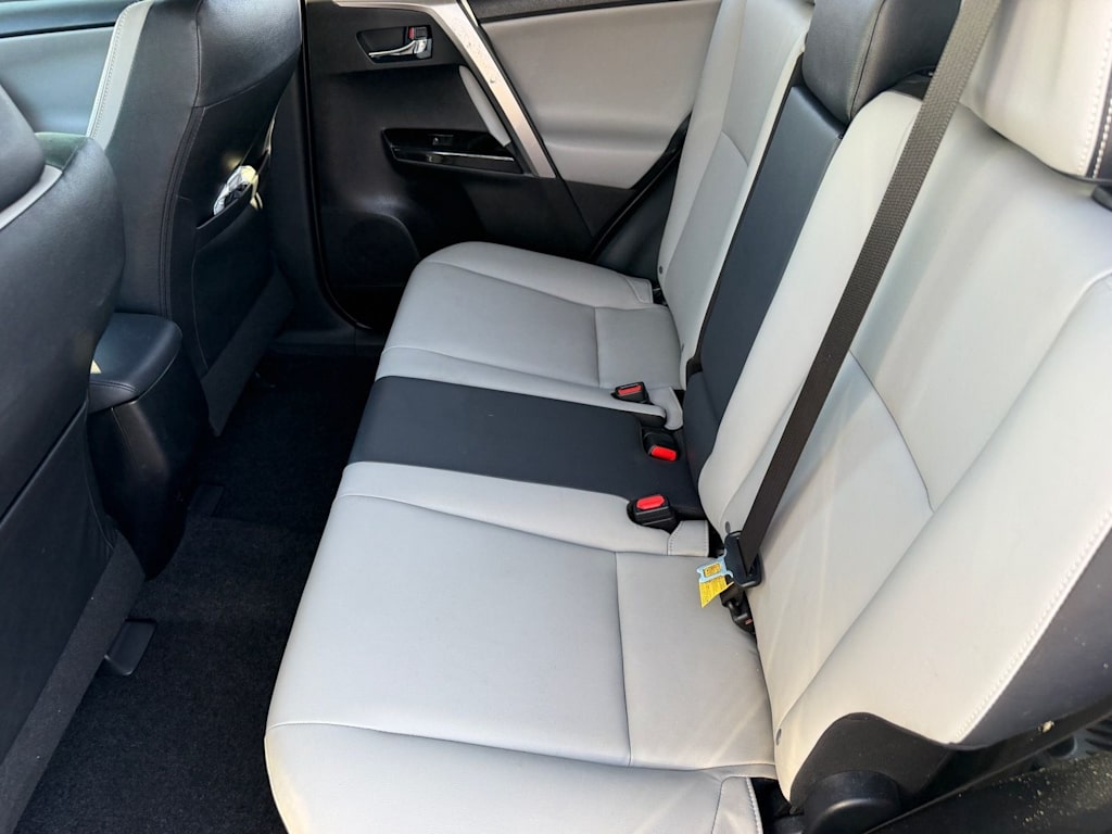 Thumbnail: 2018 Toyota RAV4 - 12