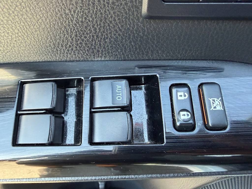 Thumbnail: 2018 Toyota RAV4 - 22
