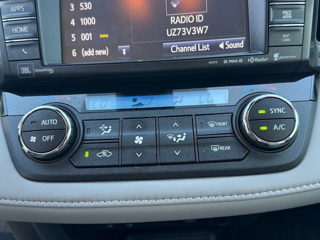 Thumbnail: 2018 Toyota RAV4 - 28