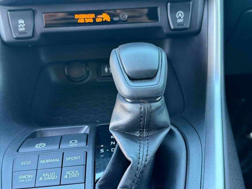 Thumbnail: 2019 Toyota RAV4 - 12