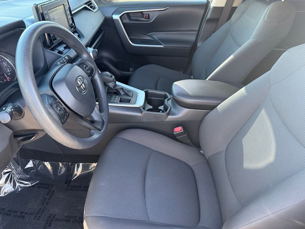 Thumbnail: 2019 Toyota RAV4 - 9