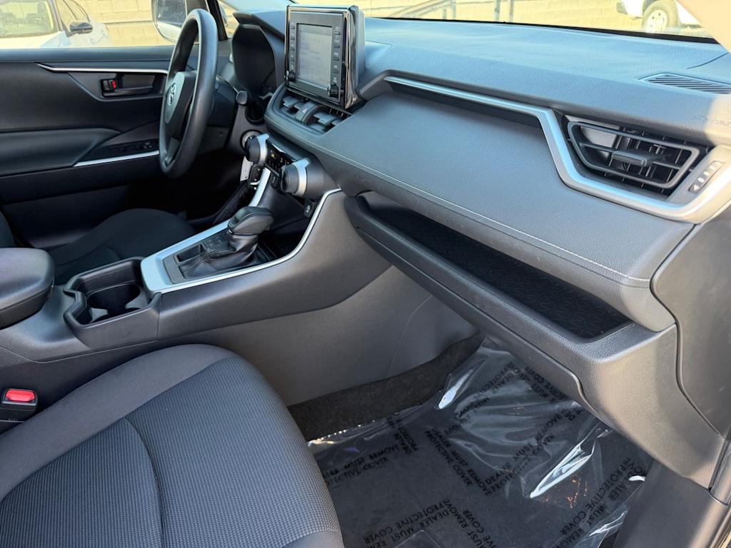 Thumbnail: 2019 Toyota RAV4 - 7
