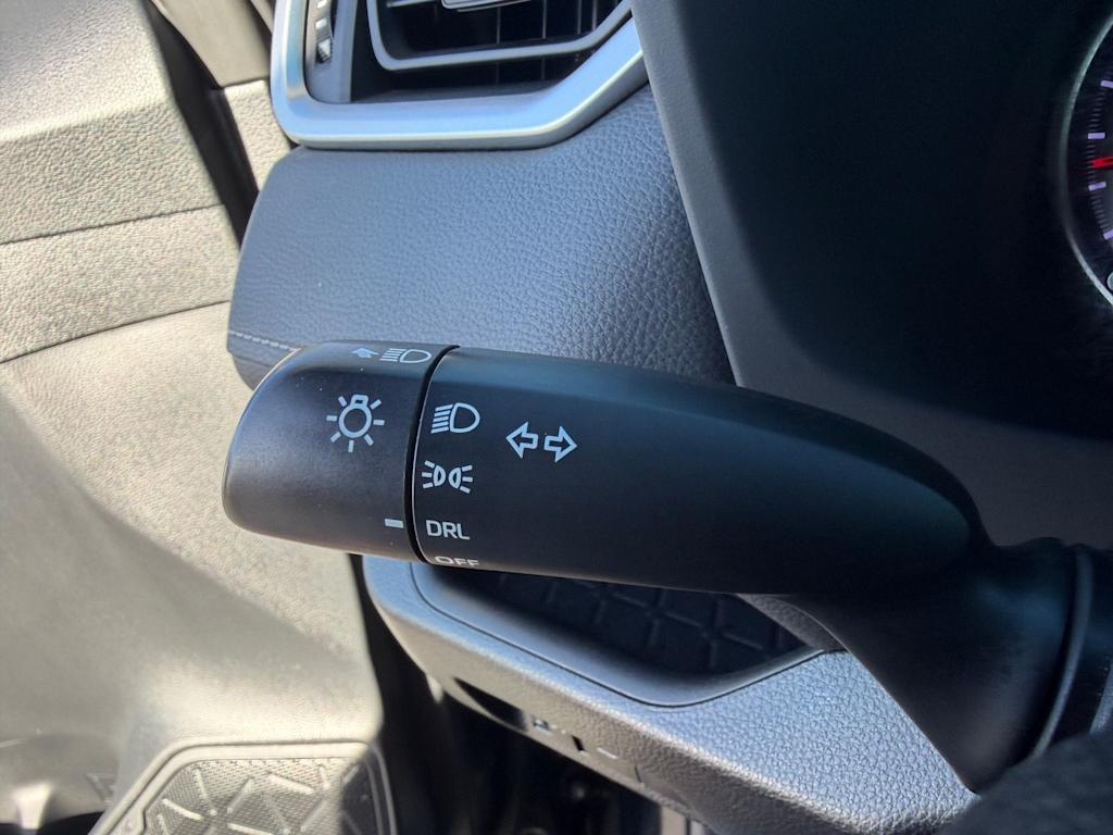 Thumbnail: 2019 Toyota RAV4 - 23
