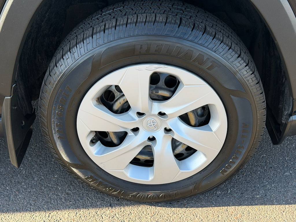 Thumbnail: 2019 Toyota RAV4 - 6