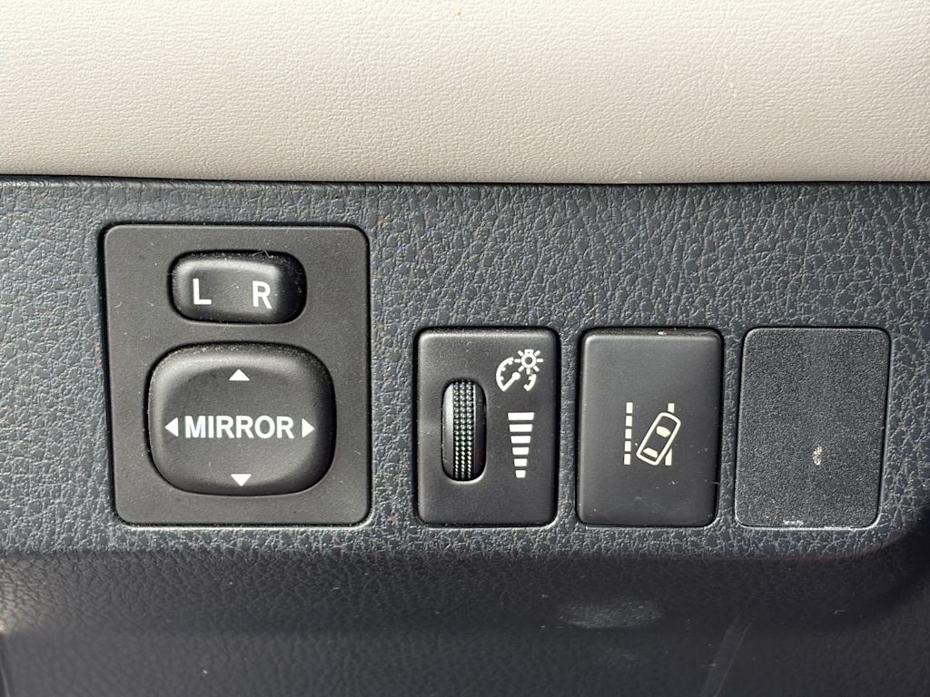 Thumbnail: 2017 Toyota RAV4 - 13