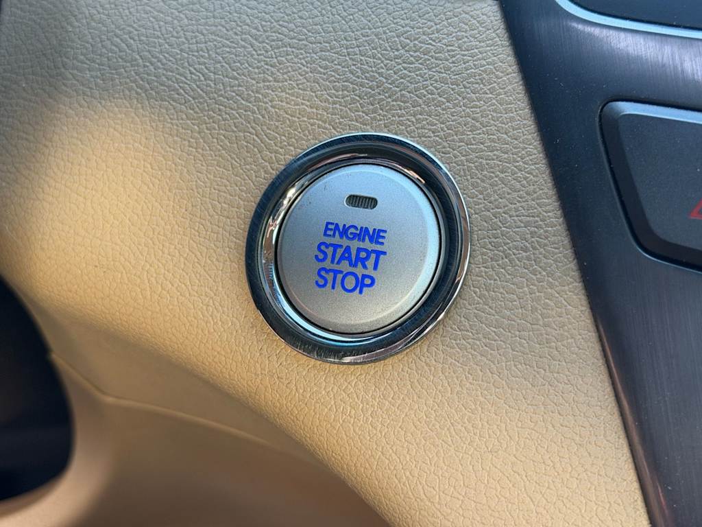 Thumbnail: 2015 Hyundai Sonata - 17