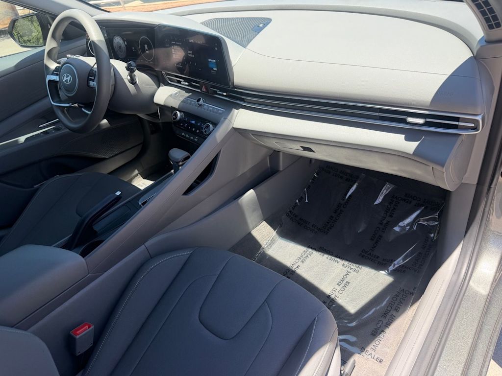 Thumbnail: 2024 Hyundai Elantra - 8